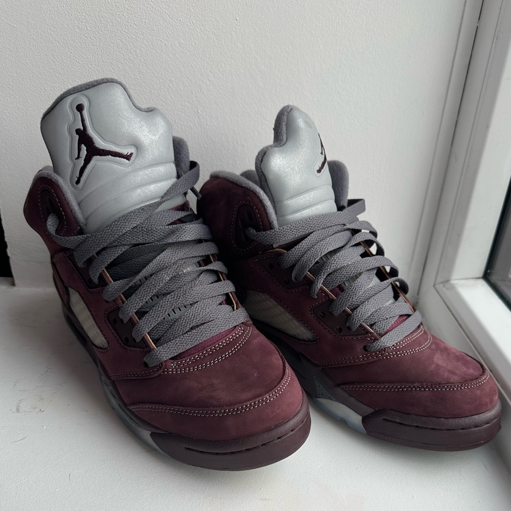 Jordan Men's Maroon and Silver Sneakers